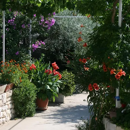 Double Hvar 141b بيت ضيافة هفار