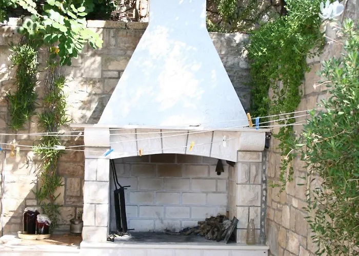 Double Hvar 141b بيت ضيافة 3*